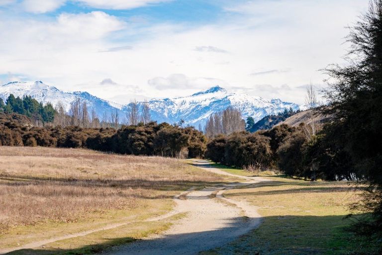 Photo of property in 9 Hikuwai Drive, Albert Town, Wanaka, 9305