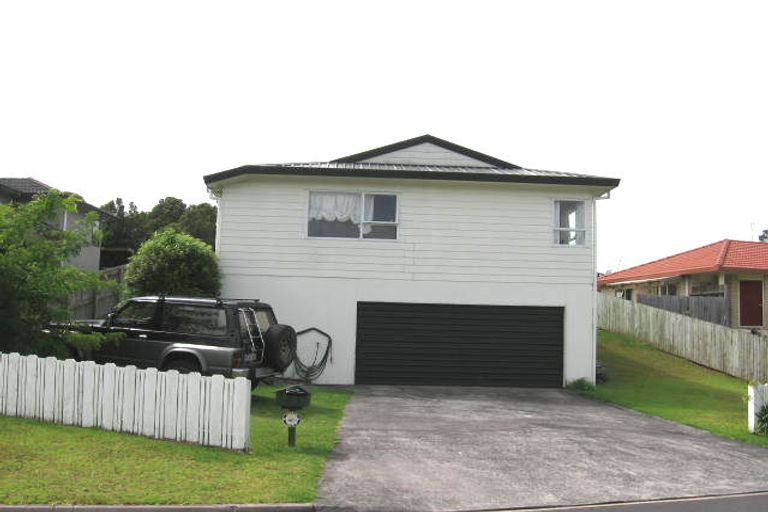 Photo of property in 5 Rook Place, Unsworth Heights, Auckland, 0632