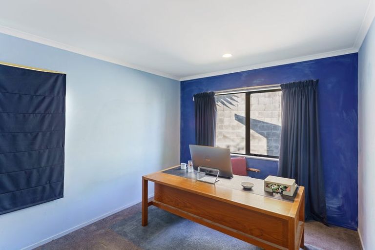 Photo of property in 5 Mohua Street, Waikanae, 5036