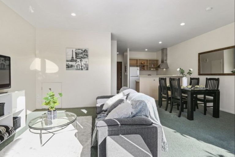 Photo of property in 27/11 The Avenue, Albany, Auckland, 0632