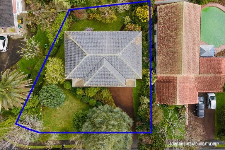 Photo of property in 4 Kerrymaria Place, Hillcrest, Auckland, 0627