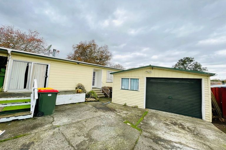 Photo of property in 35 Fairdale Avenue, Red Hill, Papakura, 2110