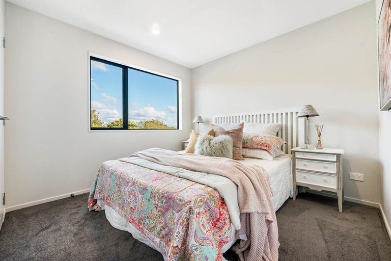 Photo of property in 3a Pine Terrace, Howick, Auckland, 2014