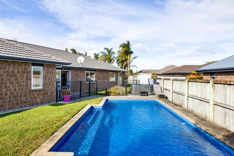 Photo of property in 5 Allgood Place, Rototuna North, Hamilton, 3210