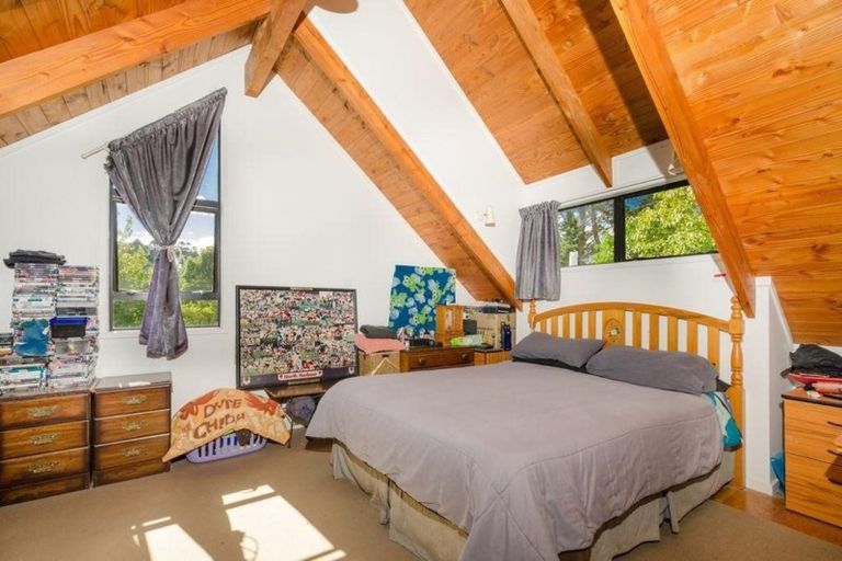 Photo of property in 36 Redlands Grove, Swanson, Auckland, 0612