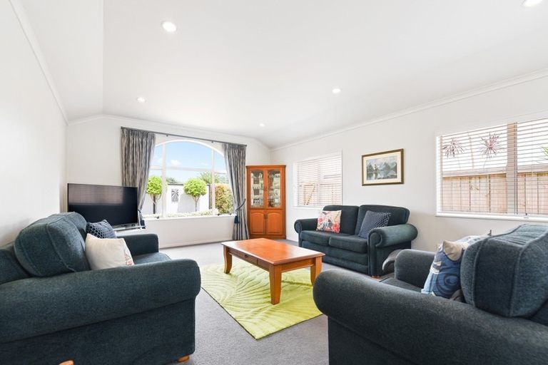 Photo of property in 14 Buckingham Place, Rototuna North, Hamilton, 3210