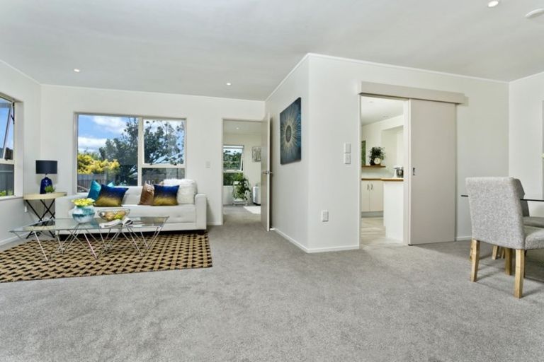Photo of property in 10 Owl Court, Unsworth Heights, Auckland, 0632
