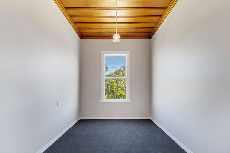 Photo of property in 20 Cambridge Street, Patea, 4520