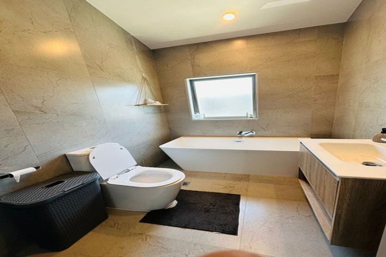 Photo of property in 2/1a Halsey Road, Manurewa, Auckland, 2102