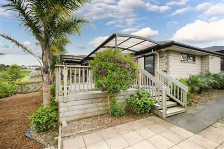 Photo of property in 22 Jezero Drive, Massey, Auckland, 0614
