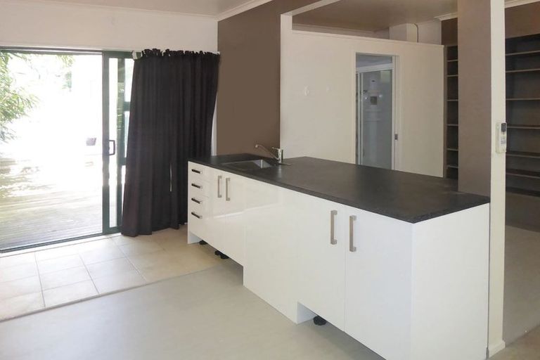 Photo of property in 1 Mortimer Terrace, Aro Valley, Wellington, 6021