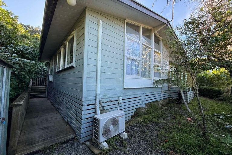 Photo of property in 27 Huntleigh Park Way, Ngaio, Wellington, 6035