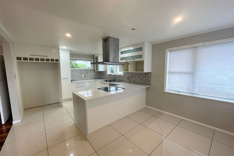 Photo of property in 82a Mokoia Road, Birkenhead, Auckland, 0626
