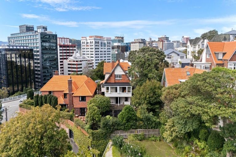 Photo of property in 84 Bolton Street, Kelburn, Wellington, 6012