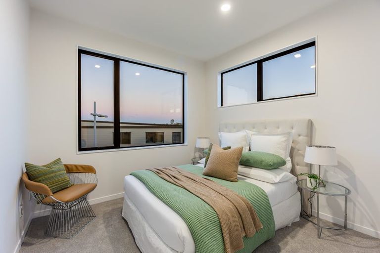 Photo of property in 16 Te Oneroa Way, Long Bay, Auckland, 0630