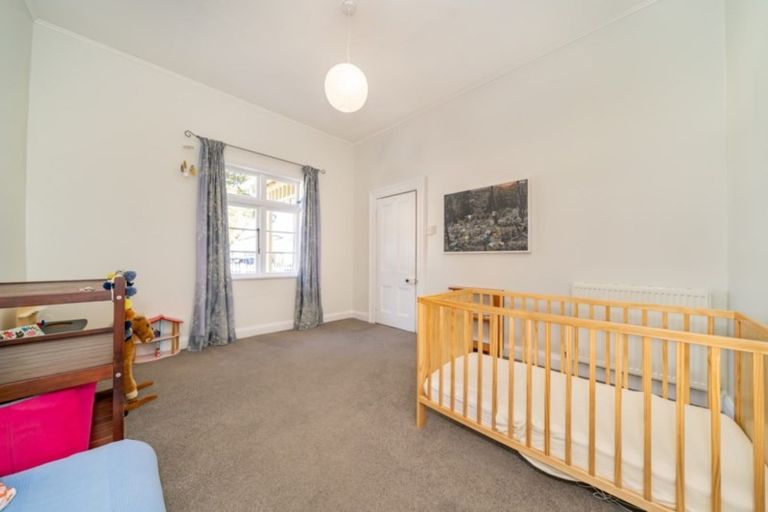 Photo of property in 8 Pitt Street, Moera, Lower Hutt, 5010