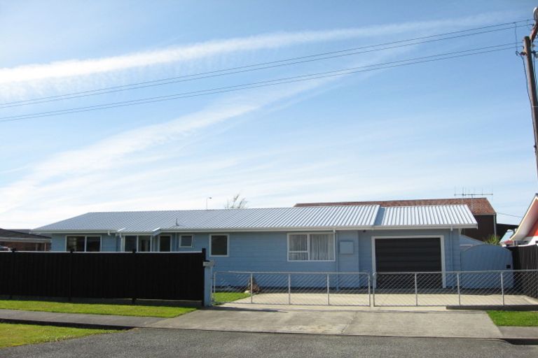 Photo of property in 17 Bentham Street, Westport, 7825