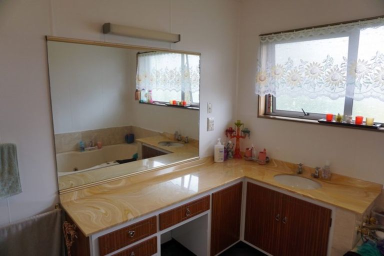 Photo of property in 11 Oban Road, Browns Bay, Auckland, 0630