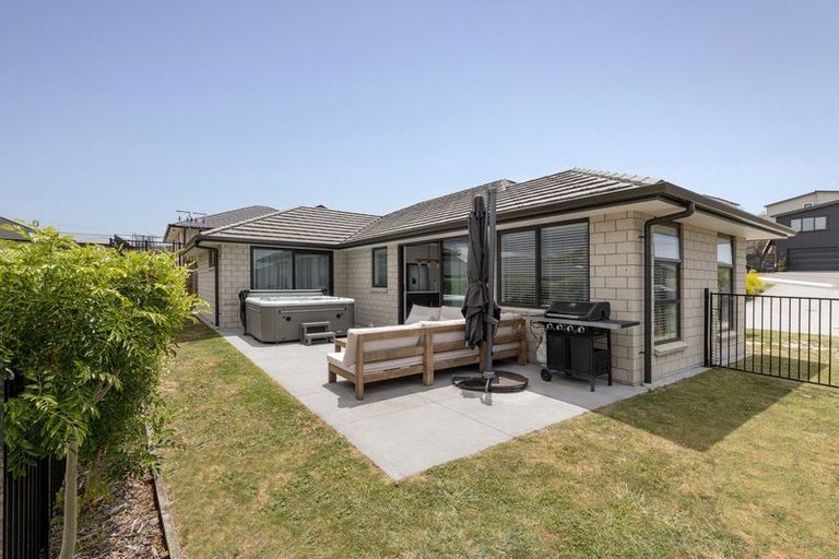 Photo of property in 8 Oyster Place, Omokoroa, 3114
