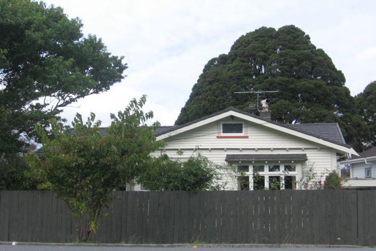 Photo of property in 16 Pharazyn Street, Melling, Lower Hutt, 5010