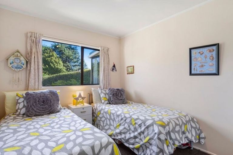Photo of property in 13a Hammond Avenue, Hatfields Beach, Orewa, 0931