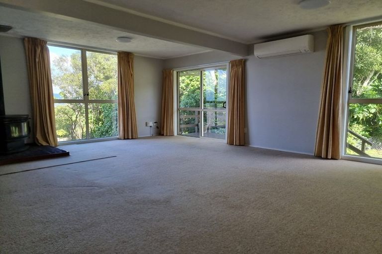 Photo of property in 27 Viewmont Drive, Harbour View, Lower Hutt, 5010