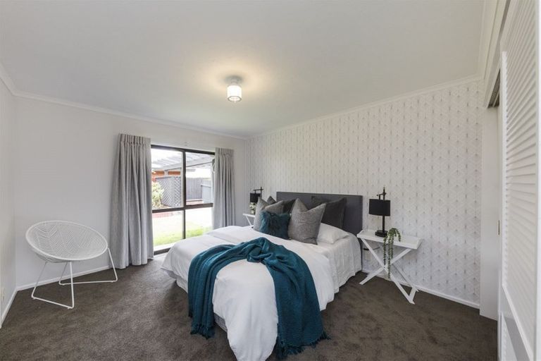 Photo of property in 20 Colonial Place, Kelvin Grove, Palmerston North, 4414