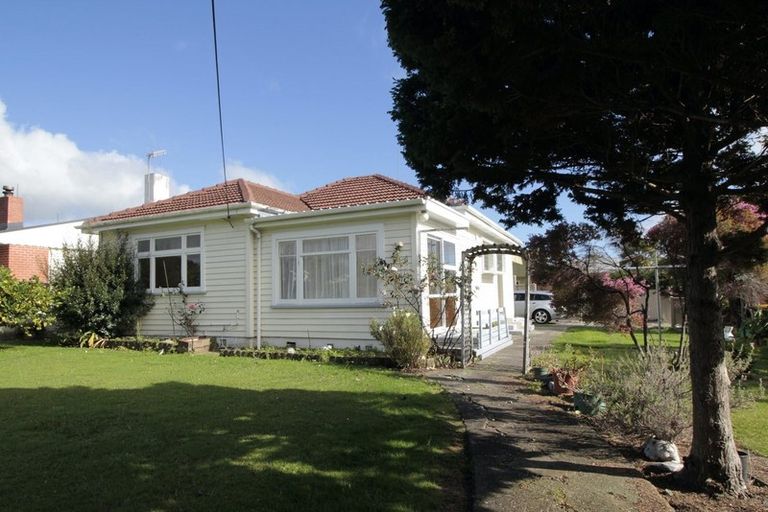Photo of property in 85 Bartholomew Road, Levin, 5510