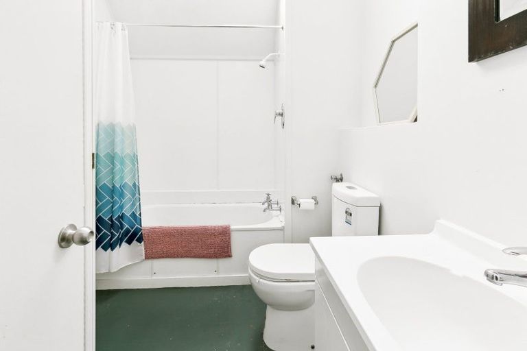 Photo of property in 8/6 Kaikoura Street, Maupuia, Wellington, 6022