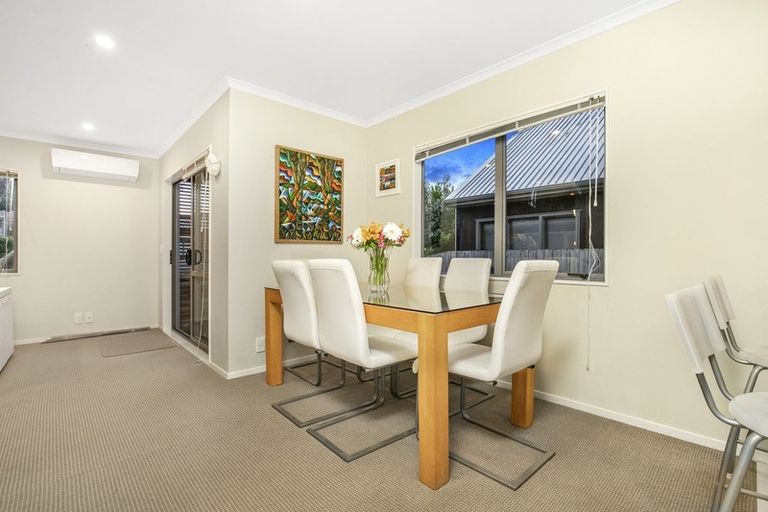 Photo of property in 2/28 Holiday Road, Stanmore Bay, Whangaparaoa, 0932