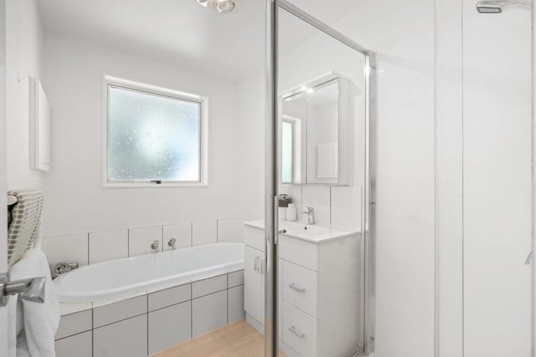 Photo of property in 12 Iona Place, Sockburn, Christchurch, 8042