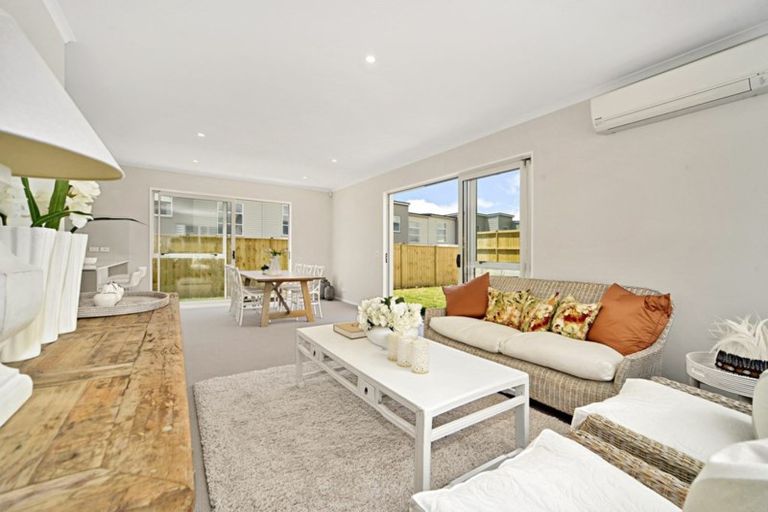 Photo of property in 13 Kukuwai Avenue, Red Beach, 0932