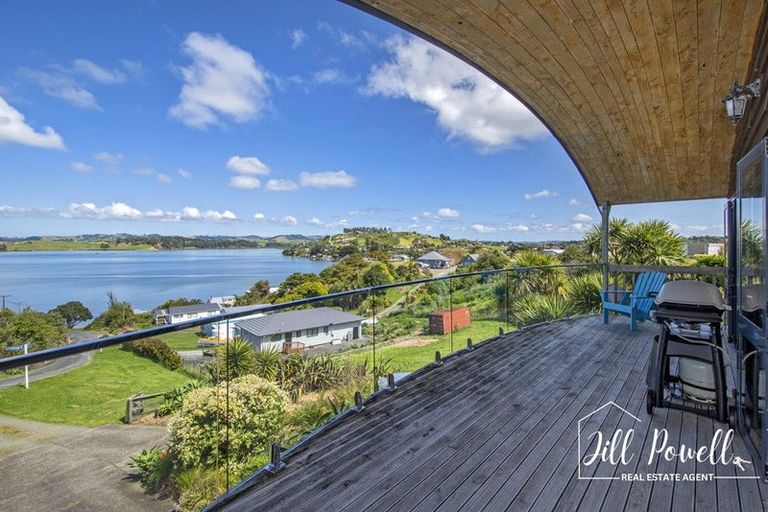 Photo of property in 36 Kilbraugh Street, Whakapirau, Maungaturoto, 0583