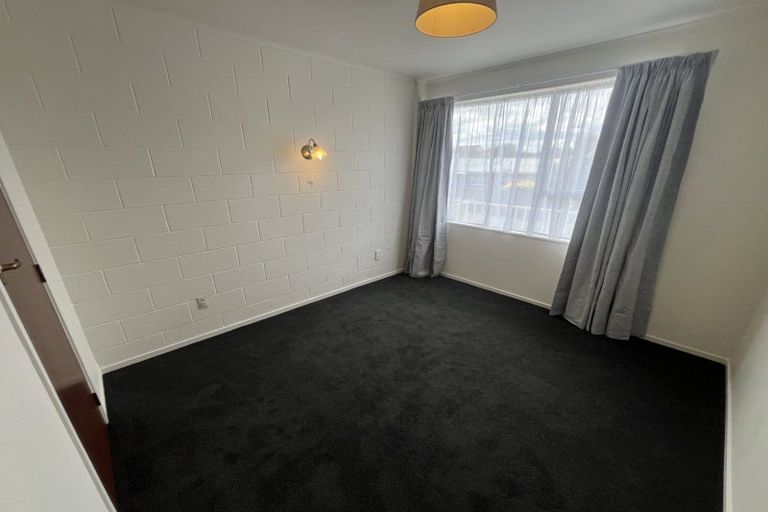 Photo of property in 6 Tiraumea Street, Palmerston North, 4410