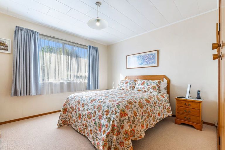 Photo of property in 6 Hewlett Road, Massey, Auckland, 0614