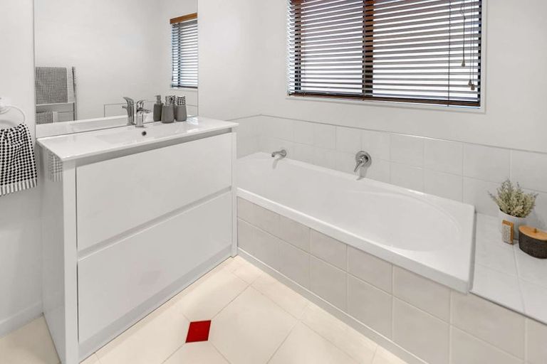 Photo of property in 11 Maccallum Court, Rototuna, Hamilton, 3210