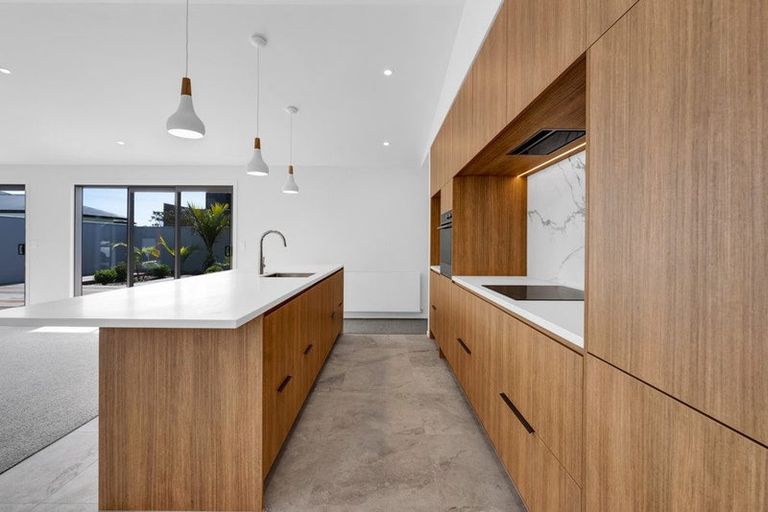 Photo of property in 9a Strandon Place, Strandon, New Plymouth, 4312