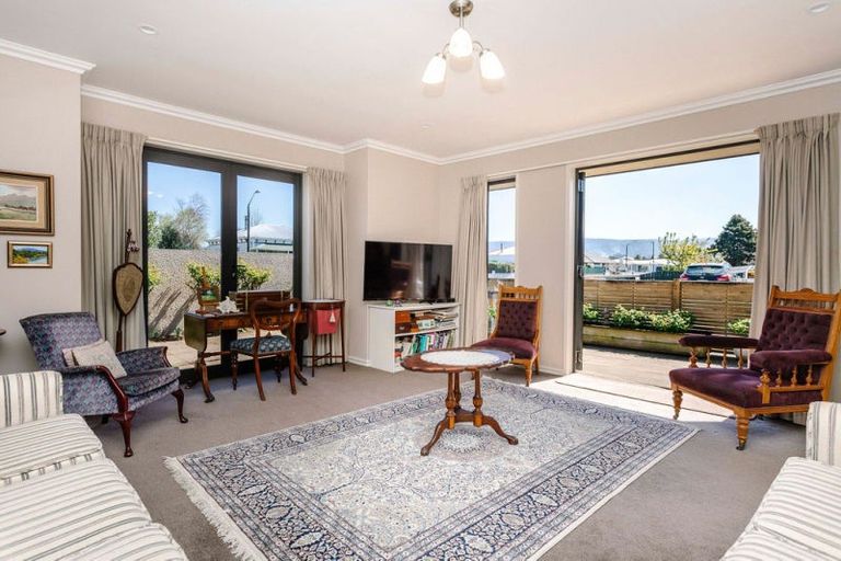 Photo of property in 35 Mcphee Street, Dannevirke, 4930