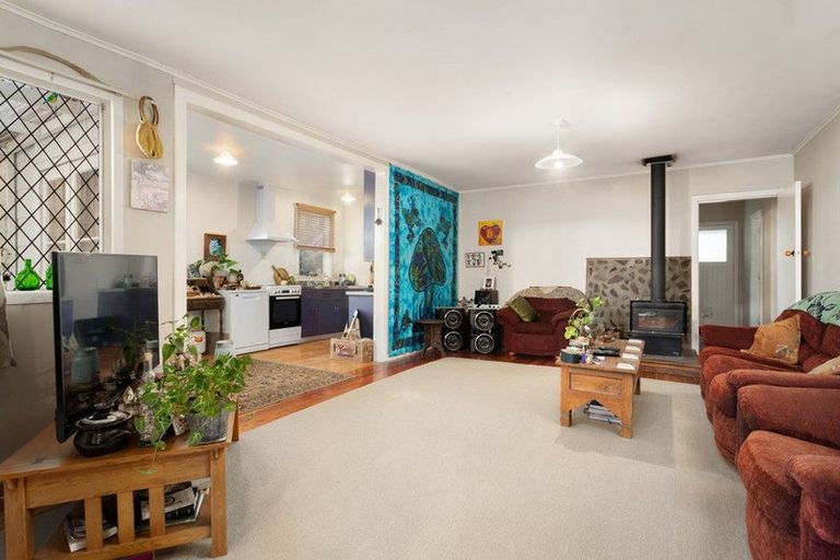 Photo of property in 11 Adams Road, Thornton Bay, Thames, 3575