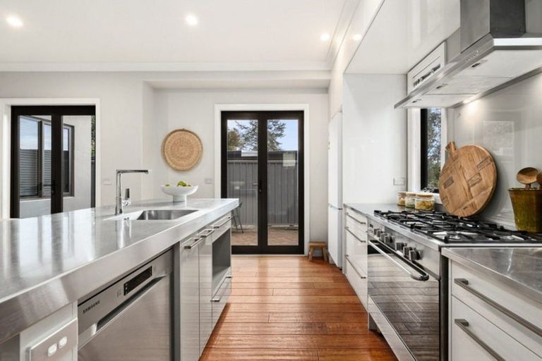 Photo of property in 5b Te Mata Peak Road, Havelock North, 4130