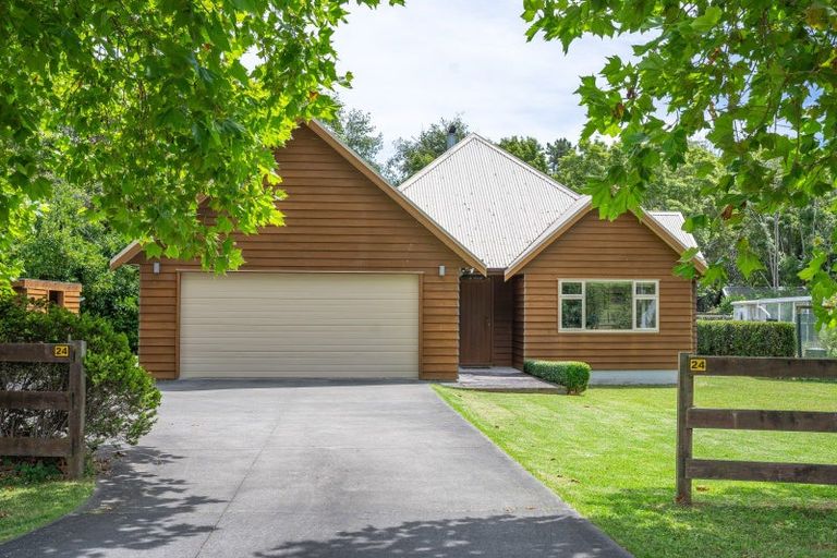 Photo of property in 24 Settlement Road, Te Horo, Otaki, 5582