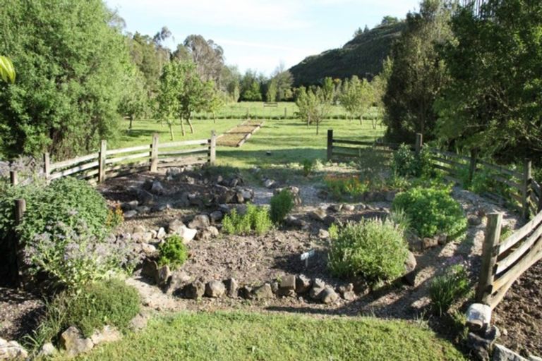 Photo of property in 7 Neudorf Road, Upper Moutere, 7175