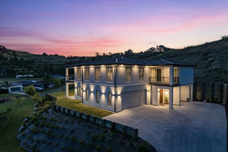 Photo of property in 1 Ridgeway Terrace, Taradale, Napier, 4112