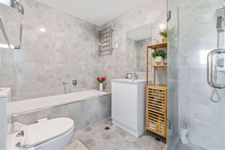 Photo of property in 4d Carolyn Street, Manukau, Auckland, 2025