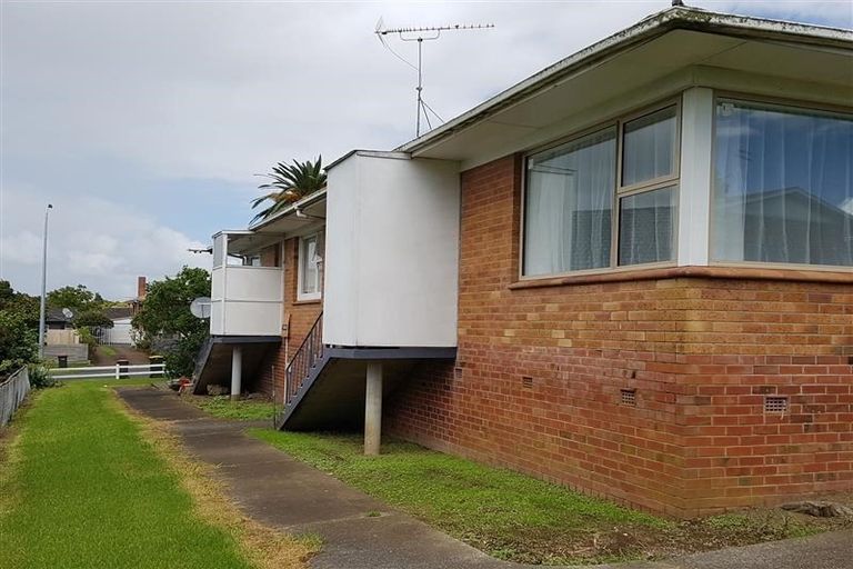Photo of property in 2/34 Portadown Avenue, Pakuranga Heights, Auckland, 2010