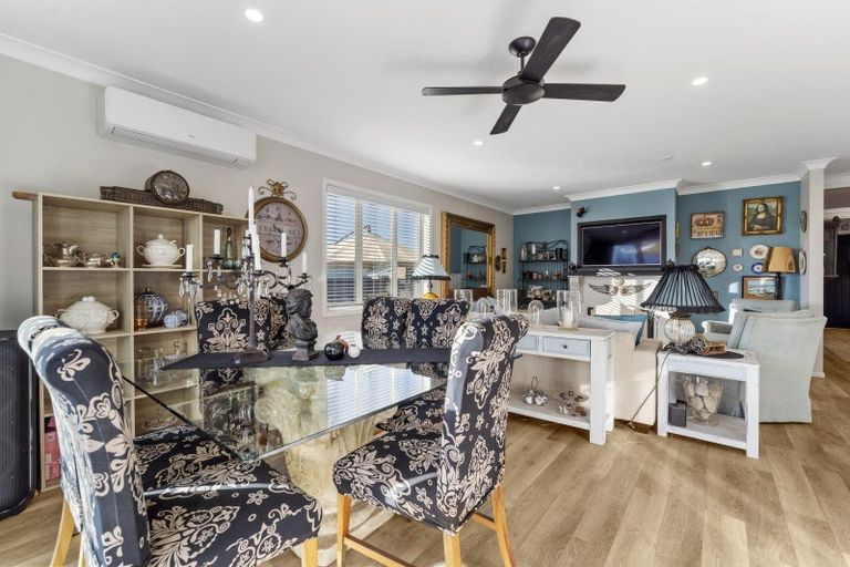 Photo of property in 39 Seagrass Place, Otaki Beach, Otaki, 5512