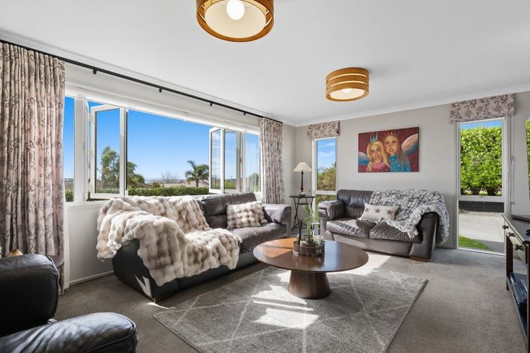 Photo of property in 11 Haden Place, Omokoroa, 3114