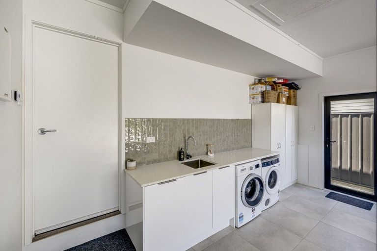 Photo of property in 23 Golding Road, Taradale, Napier, 4112