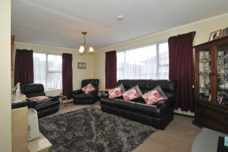 Photo of property in 10 Reynolds Street, Taita, Lower Hutt, 5011