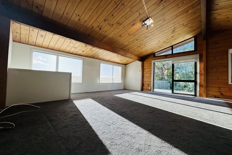 Photo of property in 11a Pendene Place, Forrest Hill, Auckland, 0620